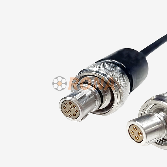 Series y conjuntos de conectores el&eacute;ctricos de uso general en miniatura para aguas poco profundas